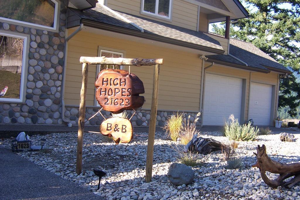 High Hopes Bed And Breakfast ภายนอก รูปภาพ